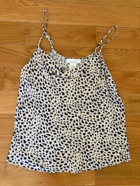 Urban expressions spotted print top